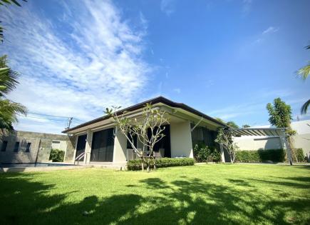 Villa for 11 067 euro per month on Phuket Island, Thailand