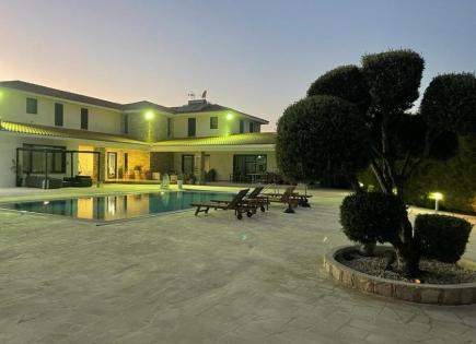 Villa for 1 640 000 euro in Larnaca, Cyprus