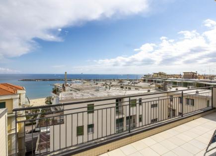 Penthouse for 1 550 000 euro in San Remo, Italy