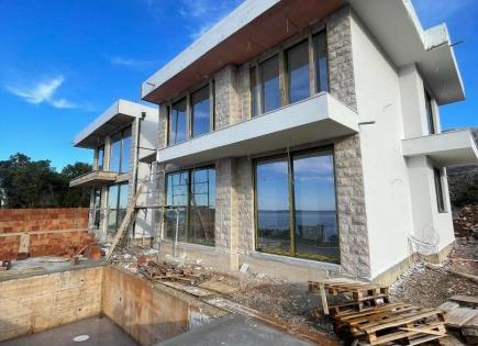 House for 385 000 euro in Dobra Voda, Montenegro