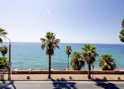 Flat for 450 000 euro in San Remo, Italy