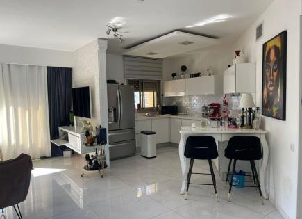 Flat for 867 000 euro in Holon, Israel