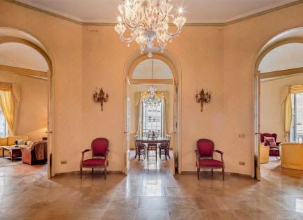 Flat for 3 560 000 euro in Milan, Italy