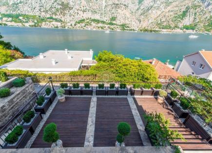Wohnung für 490 000 euro in Kotor, Montenegro