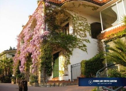 Villa para 1 450 000 euro en San Remo, Italia