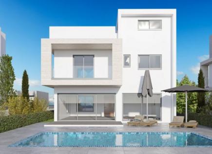 Villa for 662 000 euro in Larnaca, Cyprus