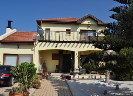 Villa for 641 773 euro in Alsancak, Cyprus