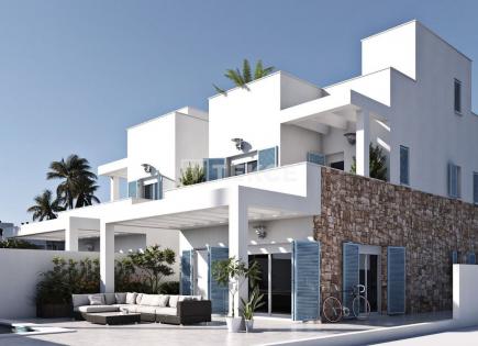 Villa for 598 000 euro in Pilar de la Horadada, Spain