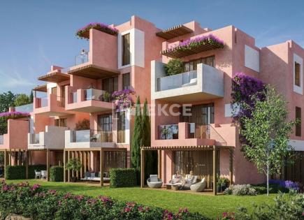 Apartment for 1 605 000 euro in Cesme, Turkey