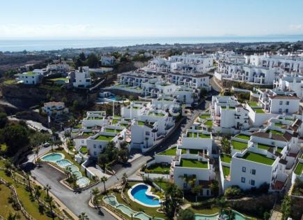 Penthouse for 371 000 euro in Benahavis, Spain