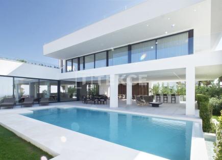 Villa for 5 300 000 euro in Benahavis, Spain