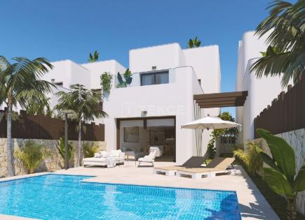 Villa for 488 000 euro in Pilar de la Horadada, Spain