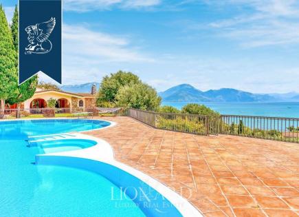 Villa for 1 850 000 euro in Salerno, Italy