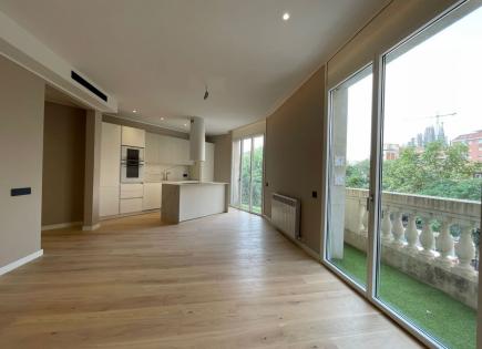 Apartment for 670 000 euro in Barcelona, Spain