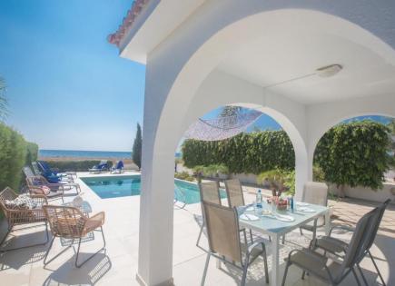 Villa for 1 800 000 euro in Agia Napa, Cyprus