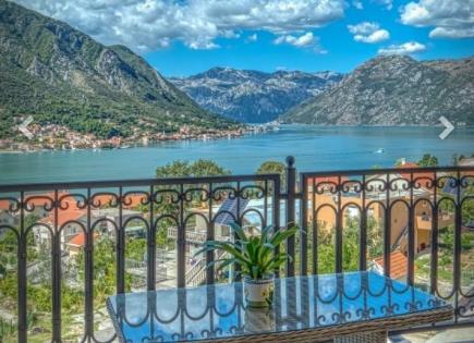 Villa für 1 300 000 euro in Dobrota, Montenegro