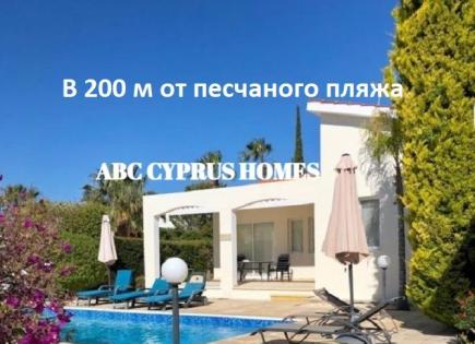 Villa for 500 000 euro in Coral Bay, Cyprus
