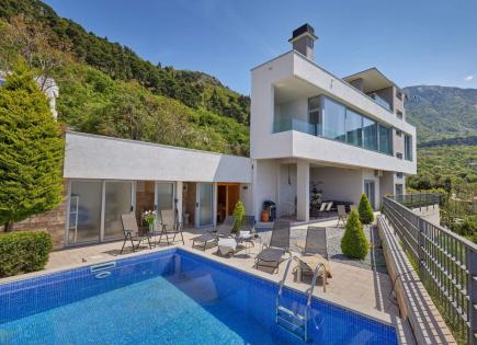 Villa for 630 000 euro in Tivat, Montenegro