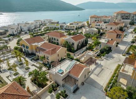 Villa for 2 600 000 euro in Herceg-Novi, Montenegro