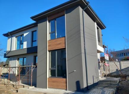 Maison pour 268 000 Euro en Priseltsi, Bulgarie