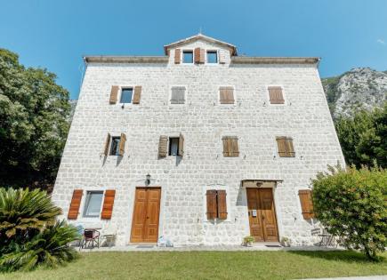 Penthouse für 299 000 euro in Kotor, Montenegro