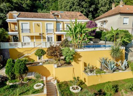 Villa for 1 200 000 euro in Herceg-Novi, Montenegro