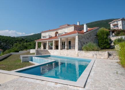 Villa for 765 000 euro in Herceg-Novi, Montenegro
