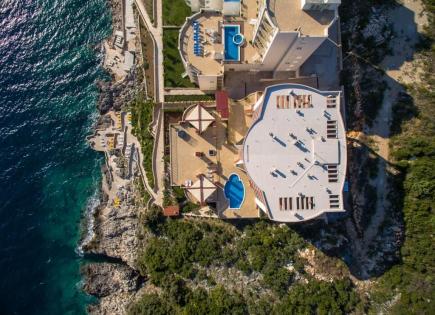 Flat for 159 000 euro in Dobra Voda, Montenegro