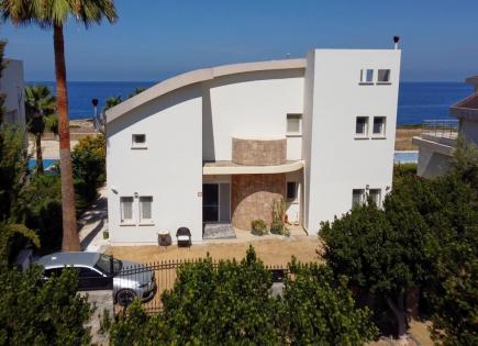 Villa for 799 623 euro in Famagusta, Cyprus
