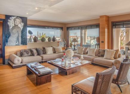 Penthouse for 950 000 euro in Costa Smeralda, Italy