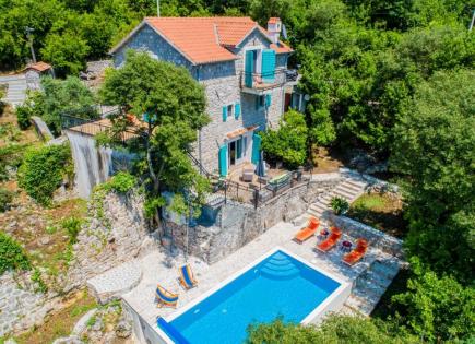 Haus für 840 000 euro in Tivat, Montenegro