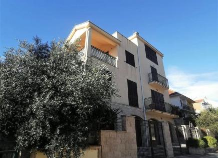 Villa for 570 000 euro in Tivat, Montenegro