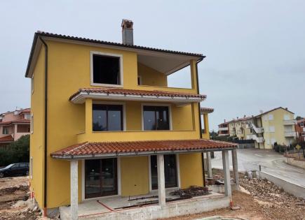 House for 1 250 000 euro in Premantura, Croatia