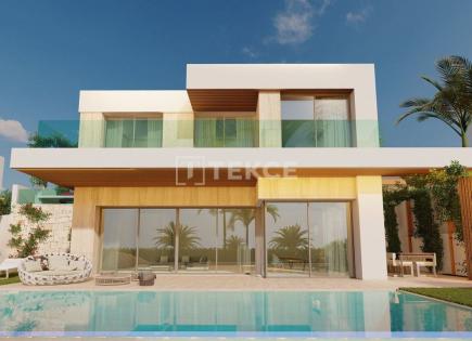 Villa for 1 025 000 euro in Estepona, Spain