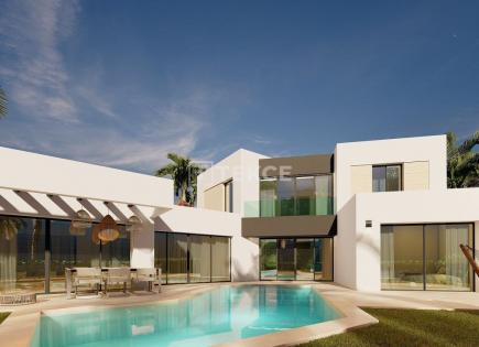 Villa for 1 495 000 euro in Estepona, Spain