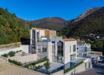 Stadthaus für 610 000 euro in Tivat, Montenegro