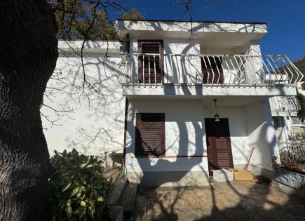 Casa para 240 000 euro en Petrovac, Montenegro