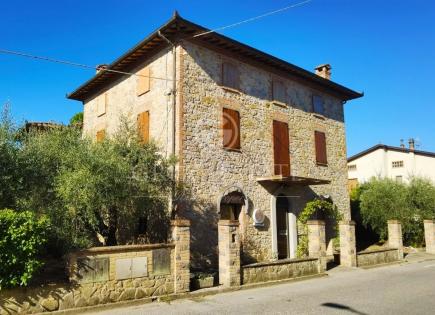 House for 395 000 euro in Castiglione del Lago, Italy