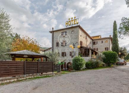 Hotel for 1 550 000 euro in Campello sul Clitunno, Italy