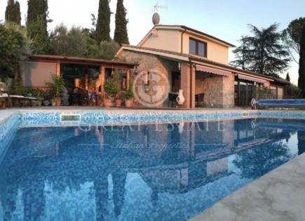 House for 795 000 euro in Passignano sul Trasimeno, Italy