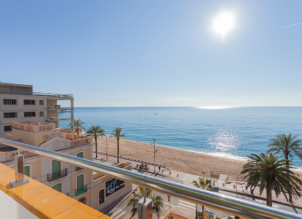 Flat for 850 000 euro on Costa Brava, Spain