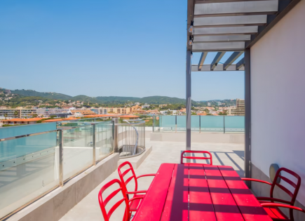 Flat for 610 000 euro on Costa Brava, Spain