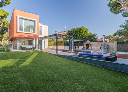 House for 2 900 000 euro in Costa del Garraf, Spain