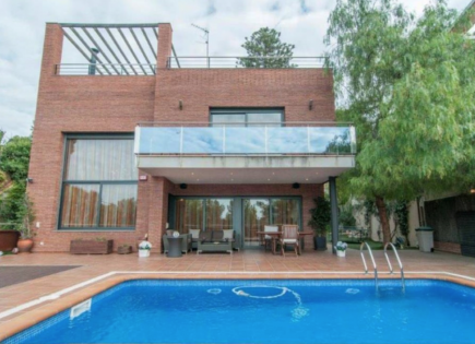 House for 1 390 000 euro in Costa del Garraf, Spain