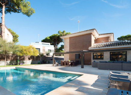 House for 2 150 000 euro in Costa del Garraf, Spain