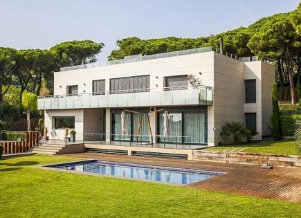 House for 3 900 000 euro on Costa del Maresme, Spain