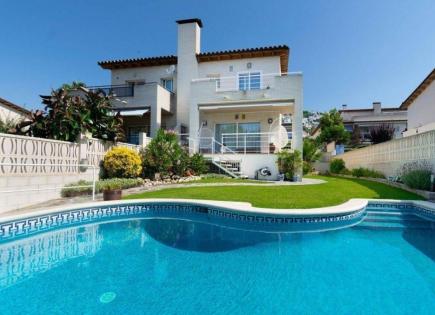 Townhouse for 825 000 euro in Costa del Garraf, Spain