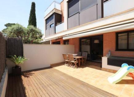 Townhouse for 570 000 euro on Costa del Maresme, Spain