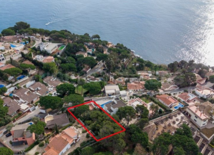 Land for 330 000 euro on Costa Brava, Spain