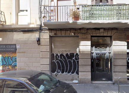 Commercial property for 185 000 euro in Barcelona, Spain